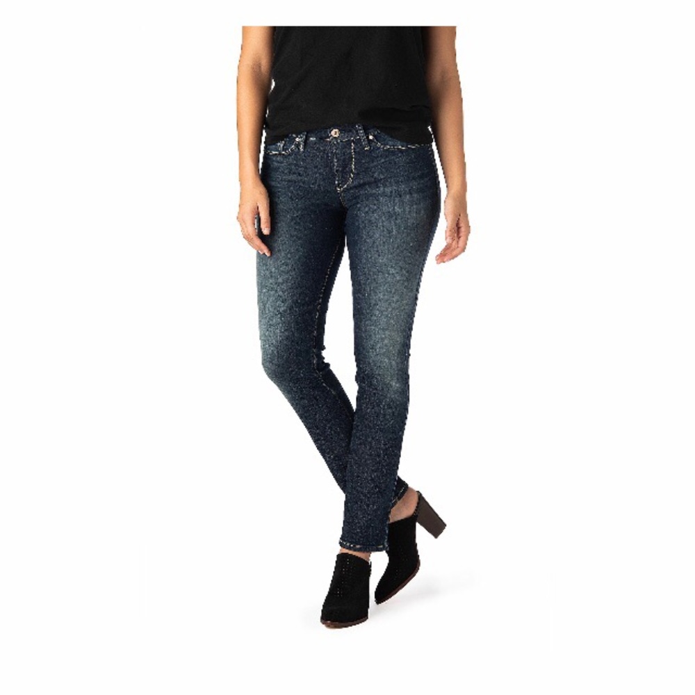 NWT Woman’s Signature by Levi Modern Slim Jeans